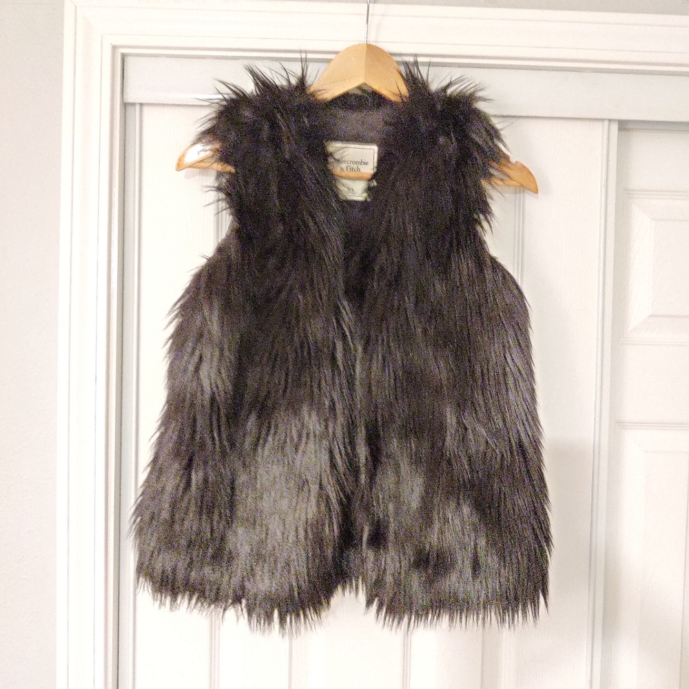 FAUX FUR VEST